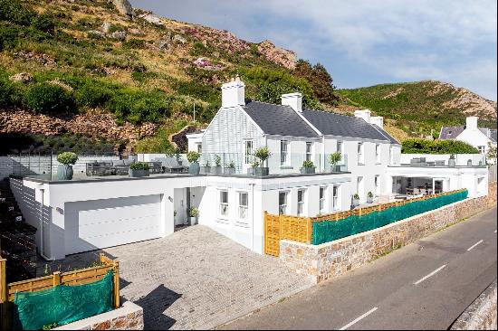 Beautifully Renovated Coastal House