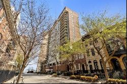 71 E Division Street #906, Chicago IL 60610