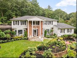 7 Stepping Stone Crescent, Dix Hills NY 11746