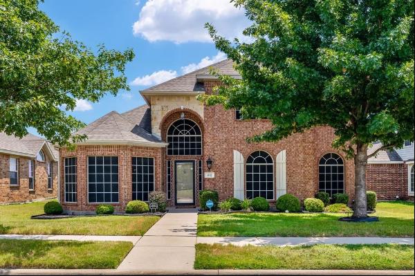 102 Paradise Way, Red Oak TX 75154