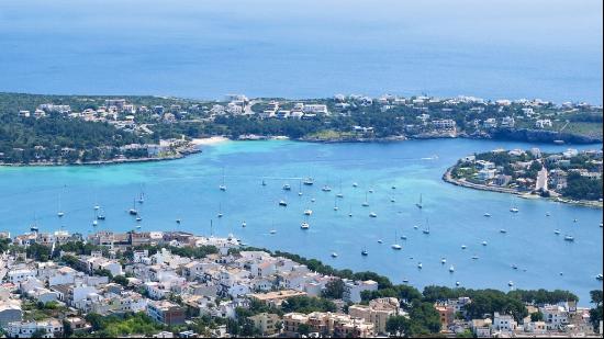 Modern villa with pool for sale in Porto Colom, Felanix, Mallorc, Felanitx 07200