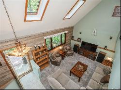 9 Creekside Lane, Pleasant Valley NY 12569