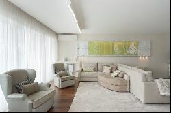 Flat, 4 bedrooms, for Sale