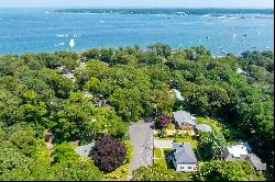 Renovated Vineyard Haven home with access to Vineyard Haven Sound beach