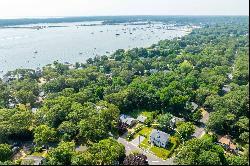 Renovated Vineyard Haven home with access to Vineyard Haven Sound beach