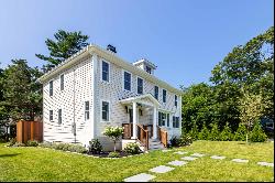 Renovated Vineyard Haven home with access to Vineyard Haven Sound beach