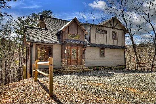 Contemporary Rustic Lodge Minutes From Downtown Blue Ridge