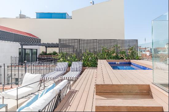 Elegant furnished duplex with private pool in Almagro