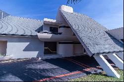 Residence with Unique Architecture in the Boquerón 1 Neighborhood.