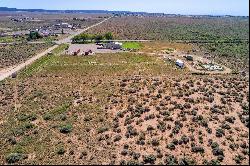 Spacious Lot with Mountain View Front and Back