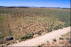 Spacious Lot with Mountain View Front and Back