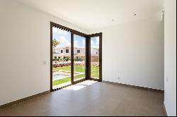 Newly built detached Villa located near to S'Arenal d'en Castell beach