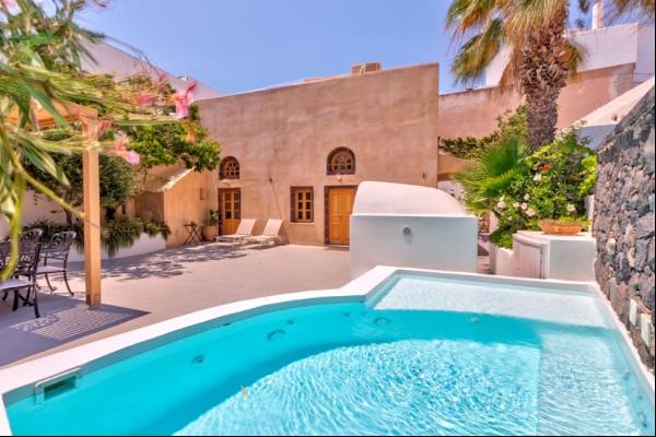 Α Historic Residence in Fira, Santorini