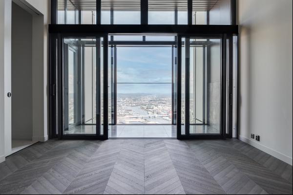 Exclusive owner-apartment on the 70th floor of Karlatornet