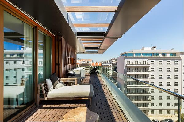 Exclusive penthouse with private pool in Avenidas Novas