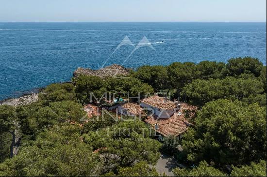 Cap d'Antibes - Unique 9 bedrooms property