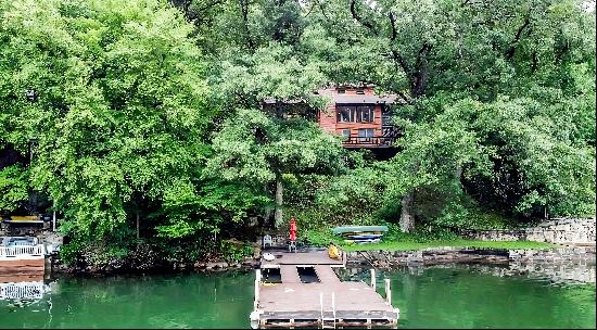 Direct Waterfront Home on Candlewood Lake