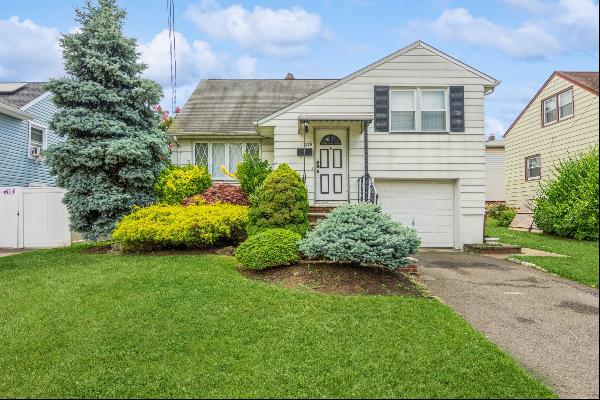 1036 Mopsick Avenue, Linden, NJ 07036