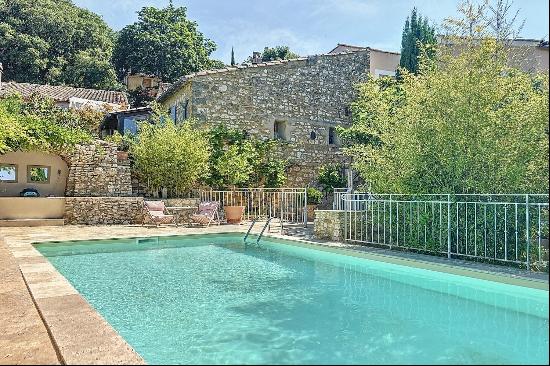 Exclusive contract - Charming and bright townhouse with gardens, pool and view