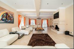 Detached house, 5 bedrooms, for Sale