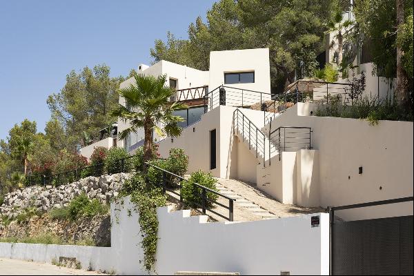 Magnificent new house with tourist rental license in Olivella, close to Sitges