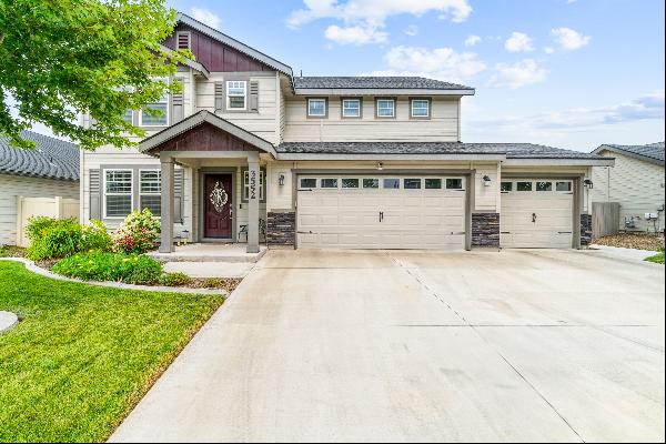 Charming and Spacious Home in Nampa