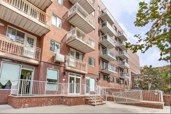 "BRIGHT TWO BEDROOM CONDO IN REGO PARK"