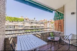 Exclusive bright apartment with terrace and parking in Turo Park