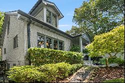 Charming Traditional Single Family Home In Morningside