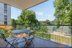 Beautifully finished 2 bedroom apartment in Holland Park.