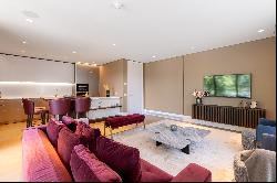 Beautifully finished 2 bedroom apartment in Holland Park.