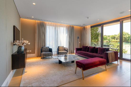 Beautifully finished 2 bedroom apartment in Holland Park.