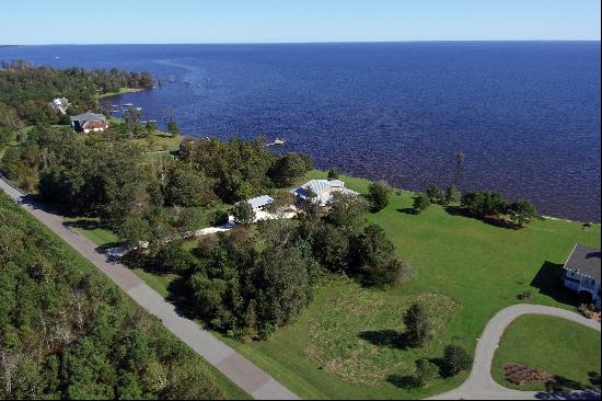 WATERFRONT BEAUTY ON OSPREY DRIVE