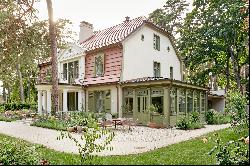 Sophisticated villa in Jurmala for rent