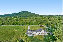 Views of Mt Philo, 15 min to Lake Champlain