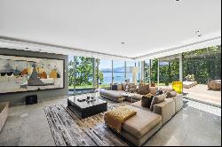 UNIQUE | Sumptuous waterfront property