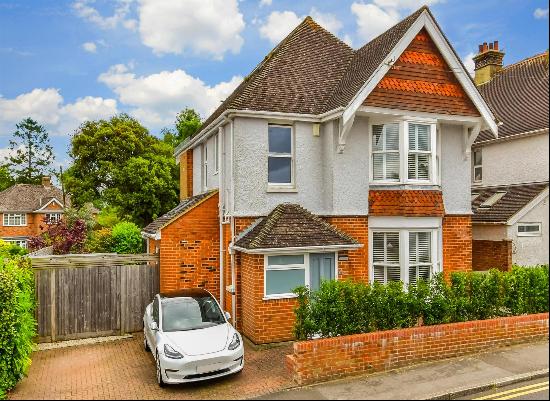 Brockhill Road, Hythe, Kent  CT21 4AG