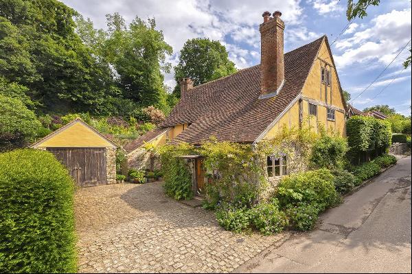 A Timeless Tudor Treasure, Loose Valley