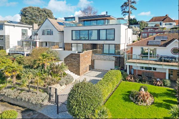 Brownsea View Avenue, Lilliput, Poole, Dorset, BH14