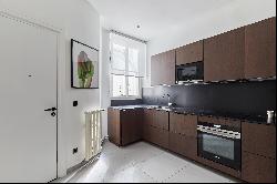 Paris 8th District – A renovated 4-bed apartment