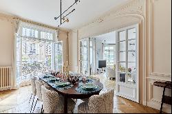 Paris 8th District – A renovated 4-bed apartment