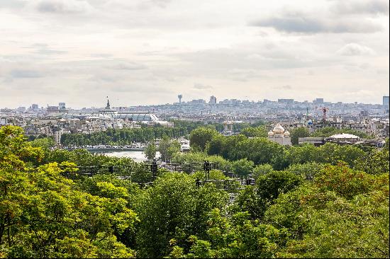 Paris 16th District – A superb 4-bed apartment