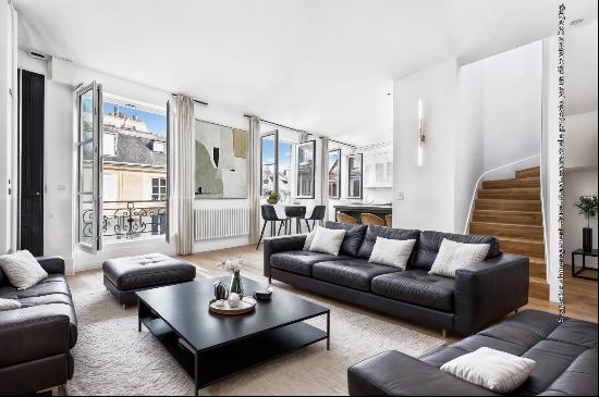 Paris 9th District - A renovated duplex apartment