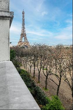 Paris 7th District – An exceptional 4-bed apartment enjoying superb views