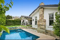 Bespoke luxury and excellence, an acclaimed Clifton Gardens lifestyle.