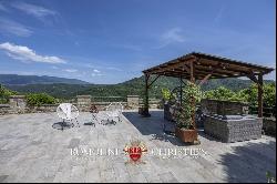 RESTORED VILLA WITH POOL AND TENNIS COURT FOR SALE IN TUSCANY