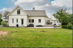 Charming villa on the Swedish West Coast.villa on popular Getteron.