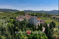 CASTLE FOR SALE IN A PANORAMIC POSITION IN CHIANTI CLASSICO