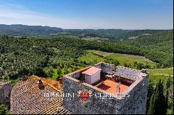 CASTLE FOR SALE IN A PANORAMIC POSITION IN CHIANTI CLASSICO