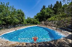 CASTLE FOR SALE IN A PANORAMIC POSITION IN CHIANTI CLASSICO